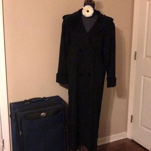 Hooded long wool coat, velvet trim.